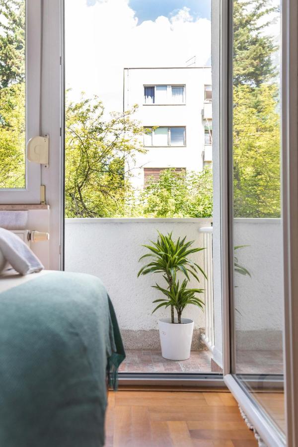 2Bdr Apartment With Balcony Near Maksimir ซาเกร็บ ภายนอก รูปภาพ