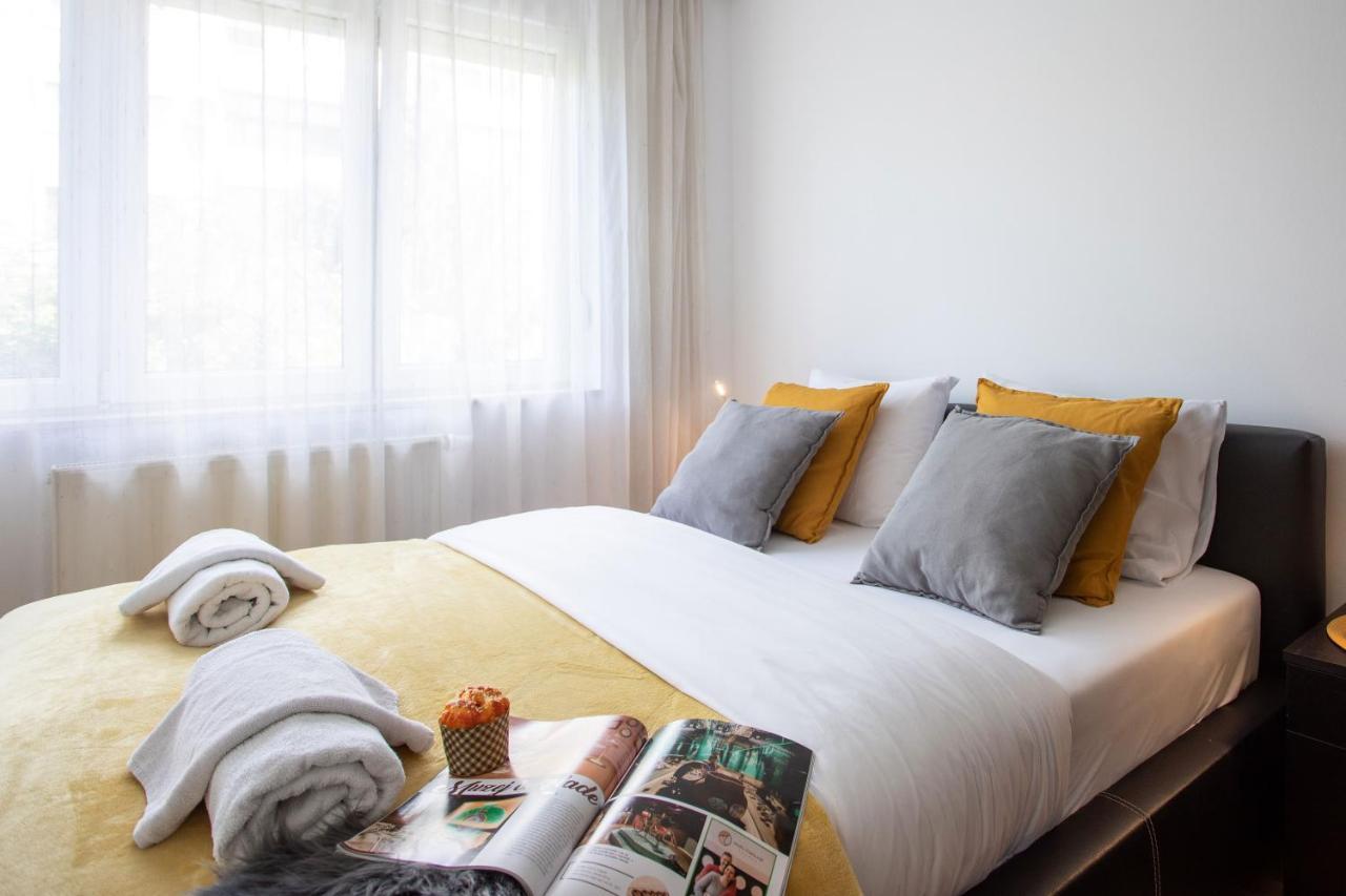 2Bdr Apartment With Balcony Near Maksimir ซาเกร็บ ภายนอก รูปภาพ